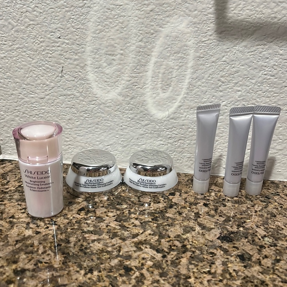 Shiseido Bio-Performance Revitalizer White Lucent Brightening Serum Emulsion lot